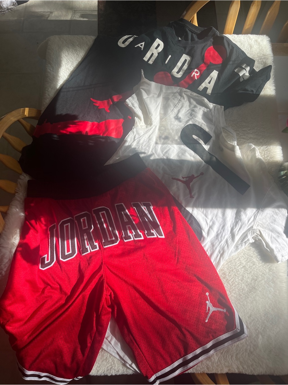 Jordan Bundle – Jordan Shirts S & Mesh Shorts Red/Black/White Size Kids XL